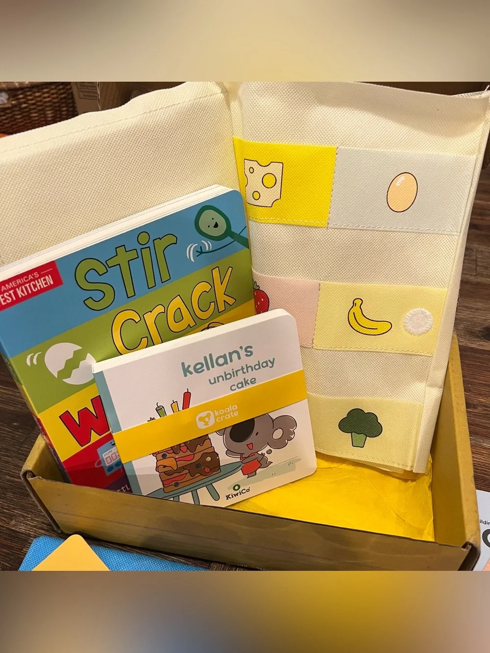 KiwiCo Kitchen Play With Felt Food Pieces Organizer Books